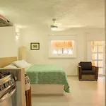 1Br Apt Downtown. Walk To The Beach And 5Th Av